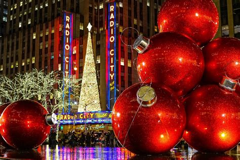 Festive Delights: Celebrating Christmas in the Big Apple